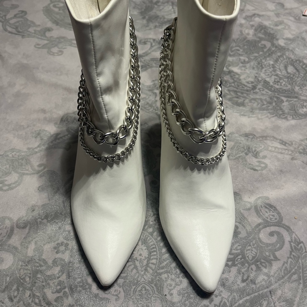 BCBGeneration White Heeled Boots with Metal Chain Embellishments